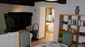 1 chambre, fer et planche Ă  repasser, Wi-Fi gratuit, draps fournis