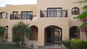 تفاصيل الفندق من الخارج