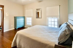 7 bedrooms, travel cot, free WiFi, bed sheets