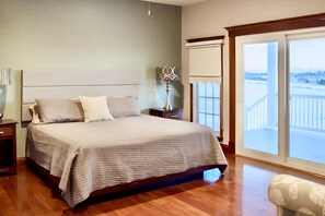 7 bedrooms, travel cot, free WiFi, bed sheets