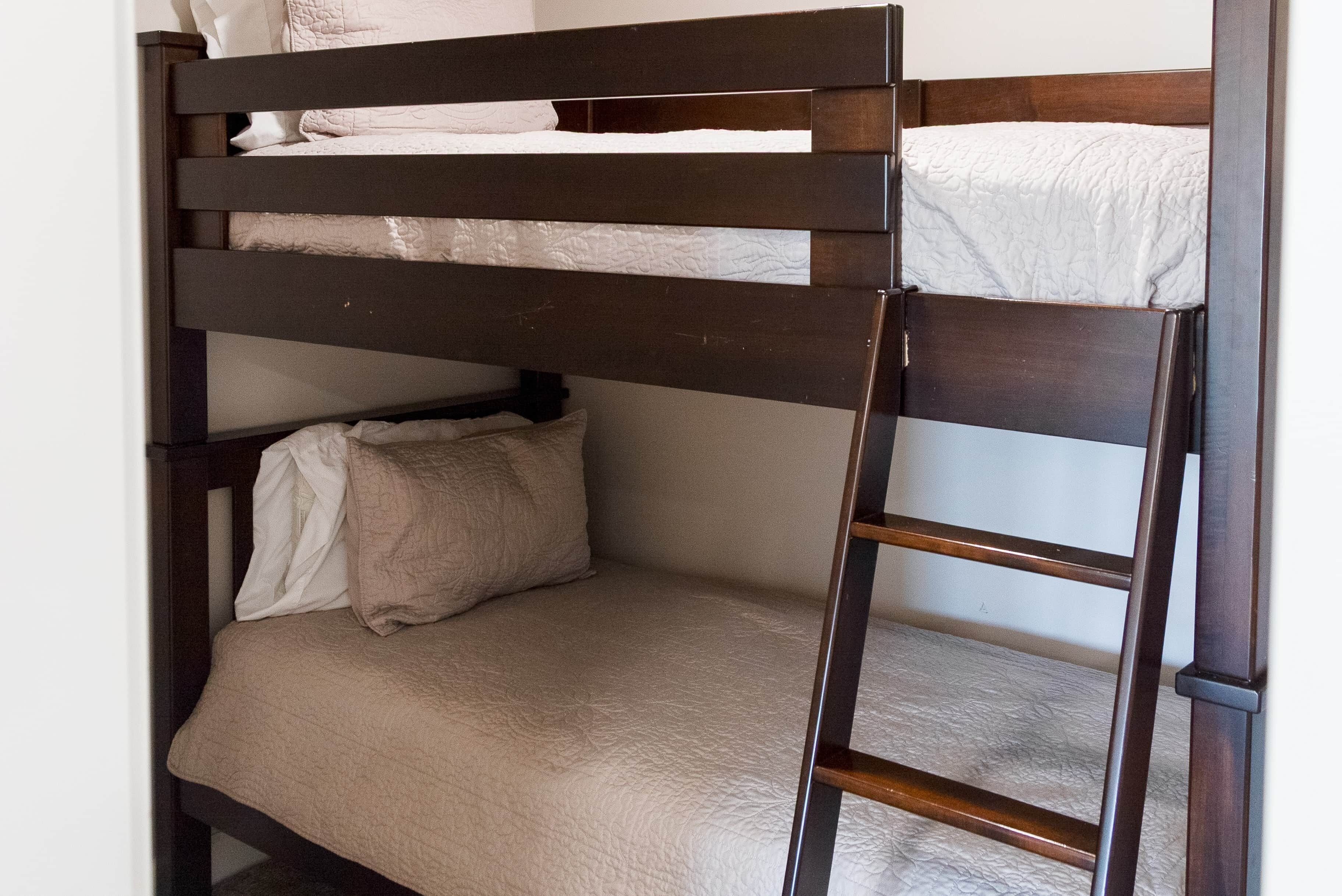 7 bedrooms, free WiFi, bed sheets