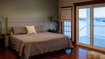 6 bedrooms, travel cot, free WiFi, bed sheets