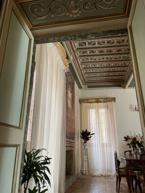 Interior - Palazzo Lauri, period residence (Spoleto)