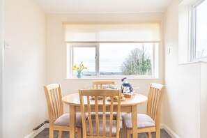 Dining - Daffy Down Dilly, Wadebridge, countryside views (Wadebridge)
