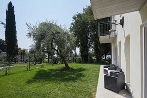 Property grounds - HOUSE FIRST FLOOR LAKE VIEW (Garda)