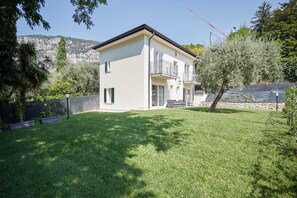 Exterior - HOUSE FIRST FLOOR LAKE VIEW (Garda)