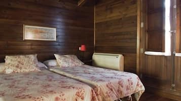 5 chambres, fer et planche à repasser, draps fournis