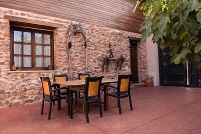 Casa rural capacidad de 2 hasta 16 personas, casa para 12 y apto para 2/4 pax