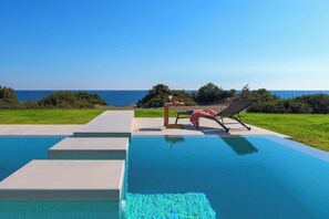 Pool - Royal Albatross Villa (Rhodes)