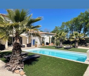 Outdoor pool - QUIET VILLA CLIM POOL NEAR BEACHES AND LAKE (PEZENAS Castelnau de guers)