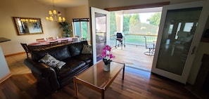 TV, fireplace, DVD player