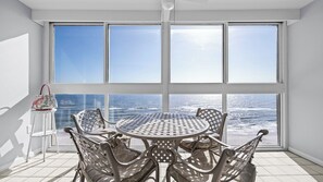 Dining - Large beachfront condo-glass enclosed balcony (Gulf Shores)
