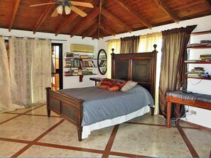 5 bedrooms, free WiFi, bed sheets