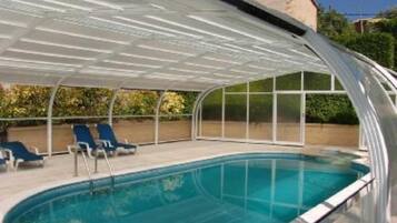 Indendørs pool