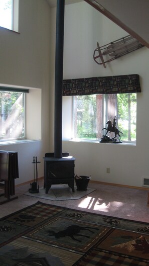 Interior - Elegant Montana Home 3 BR w/ Sauna & Hot Tub - Premier Fishing Spot + Privacy (Bigfork)