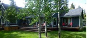 Elegant Montana Home 3 BR w/ Sauna & Hot Tub - Premier Fishing Spot + Privacy