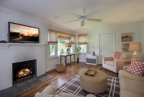 TV, fireplace