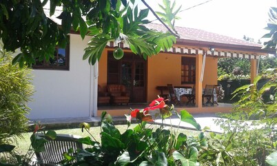 F3 furnished villa in Saint-Joseph, Martinique + car