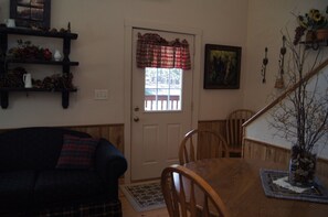 Dining - Elk Haven Vacation Cabins, Custer SD, Elk Haven Vacation Cabins, Custer SD (Custer)