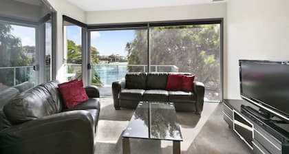 Bell St Apartments I Walk to everything in Torquay