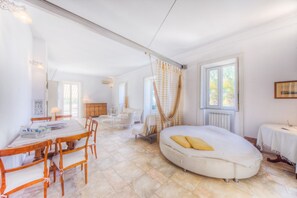 2 bedrooms, iron/ironing board, WiFi, bed sheets - Private Pool, downtown Syracuse, prestigious  (Siracusa)