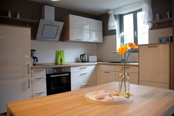 Unclassified image, 1 of 11, button - Monopol Apartments - Basic (Wernigerode)