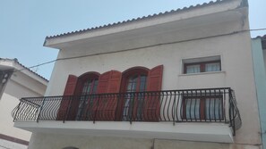 Exterior detail - House on the sea Brucoli home overlooking the sea (Brucoli)