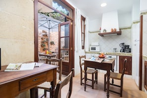 Dining - CAN VALLORI - Nice house with interior terrace in Sencelles. Free WiFi (Sencelles)