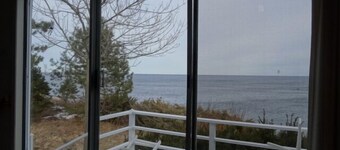 Oceanfront Carriage House Apt. w / SpektakulÀra vyer