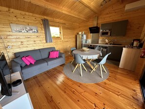 TV - Gite T3, new, breathtaking sea view, swimming pool, near Porticcio (Eccica-Suarella)