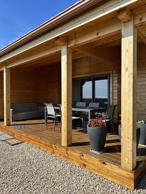 Outdoor dining - Gite T3, new, breathtaking sea view, swimming pool, near Porticcio (Eccica-Suarella)