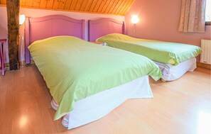 3 slaapkamers, reisbedje, gratis wifi, beddengoed