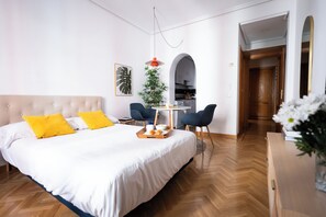 1 bedroom, iron/ironing board, free WiFi, bed sheets - Bonito estudio de 35 m2 equipado con todo lo que necesita para tener una estancia muy cómoda en Madrid, incluyendo WiFi rápido, televisión por cable, cama doble y cocina totalmente equipada. (Madrid)