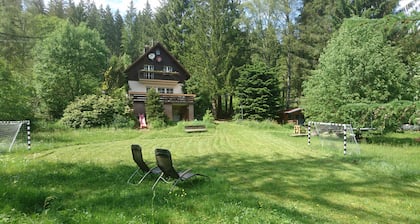 Romantisches Waldhaus "Lucas" mit einem traumhaften Garten und Sauna