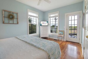 3 bedrooms, iron/ironing board, WiFi, bed sheets - 3BR w/Ocean Views and bonus space on the West End~Ollie's Folly (Folly Beach)