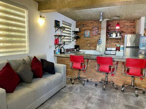 Interior - Villa Palmas, one bedroom, Cozy Apt. only 3 blocks from the beach (San Francisco)