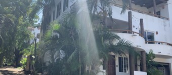 Villa Palmas, one bedroom, Cozy Apt. only 3 blocks from the beach