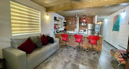 Villa Palmas, one bedroom, Cozy Apt. only 3 blocks from the beach