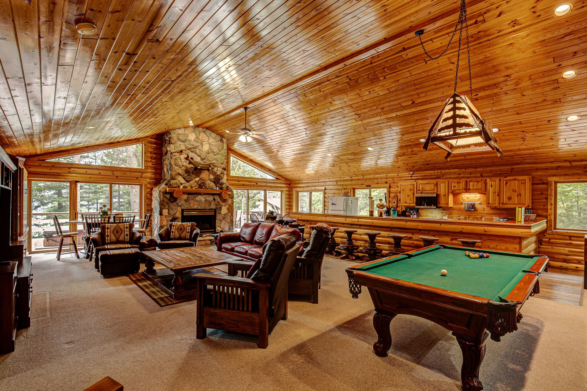 Incredible Lodge on Eagle River Chain of Lakes