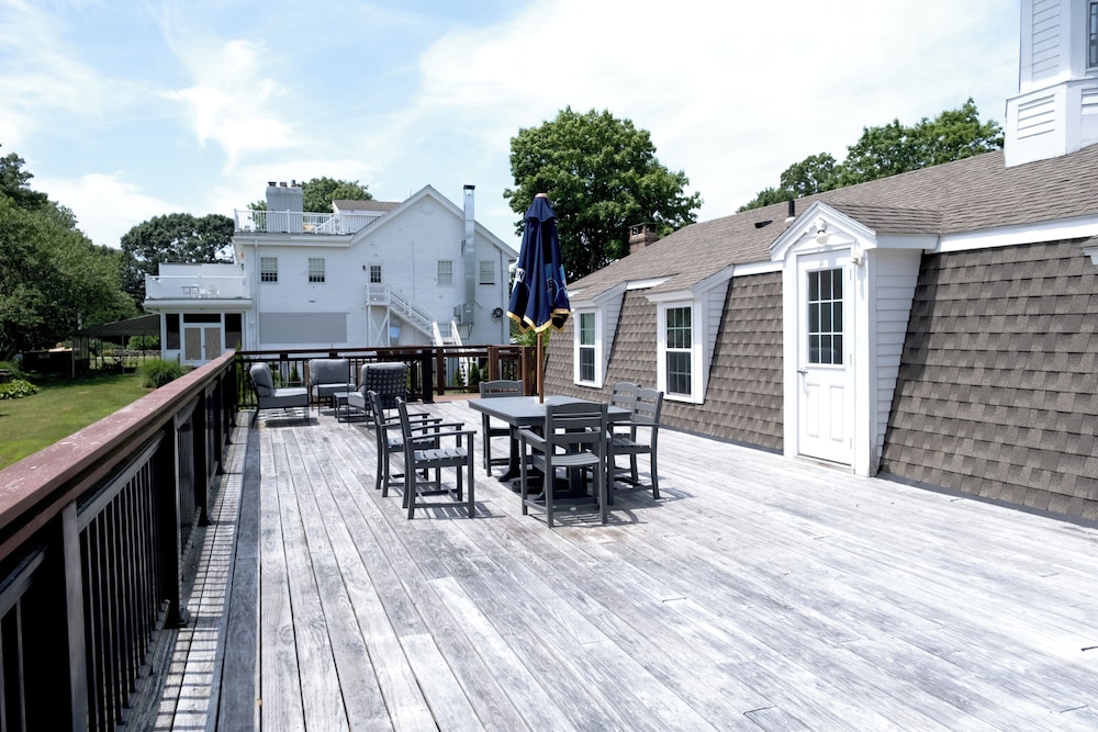 Shelter Harbor Inn by null