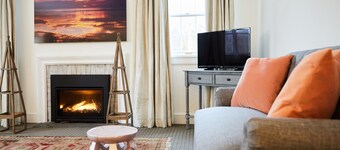 Shelter Harbor Inn