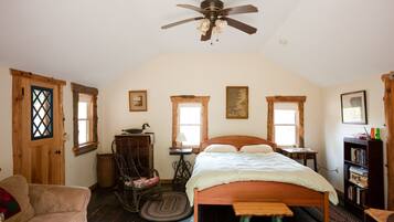 1 bedroom, bed sheets