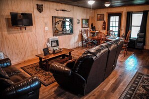 Interior - Cabin on Collier creek!! In Caddo Gap  (Norman)