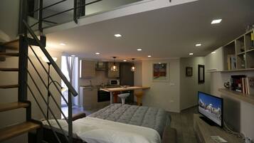2 chambres, coffres-forts dans les chambres, bureau