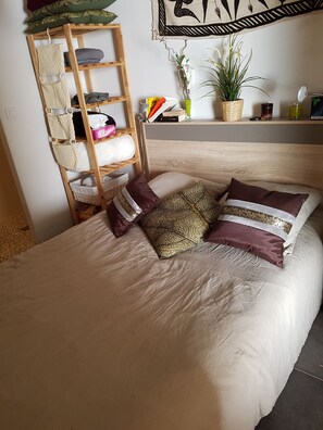 4 chambres, fer et planche à repasser, Wi-Fi, draps fournis