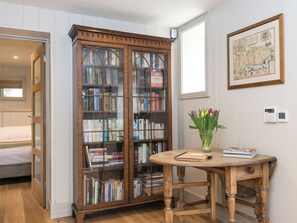 2 bedrooms, free WiFi, bed sheets - 2 bedroom accommodation in Singleton, near Midhurst (Singleton, near Midhurst)