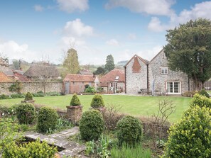 Exterior - 2 bedroom accommodation in Singleton, near Midhurst (Singleton, near Midhurst)