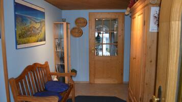 Pintu masuk interior