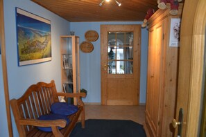 Interior entrance - Chalet Tirol (Waidring)