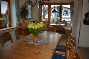 Daily continental breakfast for a fee - Chalet Tirol (Waidring)